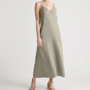 BRAND NEW/TAGS ON: Quince charcoal Maxi Dress